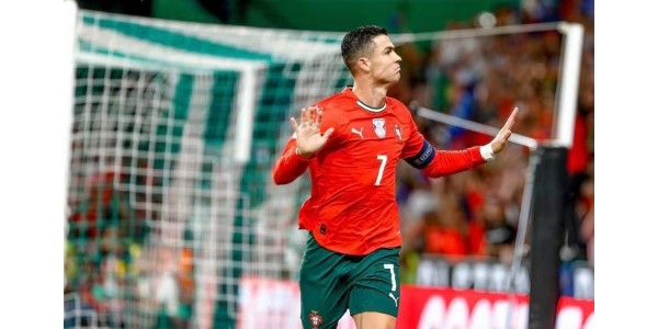 Može li 40-godišnji Cristiano Ronaldo, s uvjerenjem, osvojiti najveću nogometnu slavu? Može li 40-godišnji Cristiano Ronaldo, s uvjerenjem, osvojiti najveću nogometnu slavu?